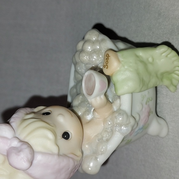 Vintage 1999  Little Moments "Soap Bubbles All Is Soap Bubbles" Figurine - Picture 2 of 8